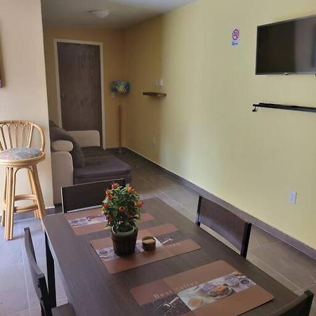 Centrally Located, Private, 1 Bedroom Apartment. يلمستاد المظهر الخارجي الصورة