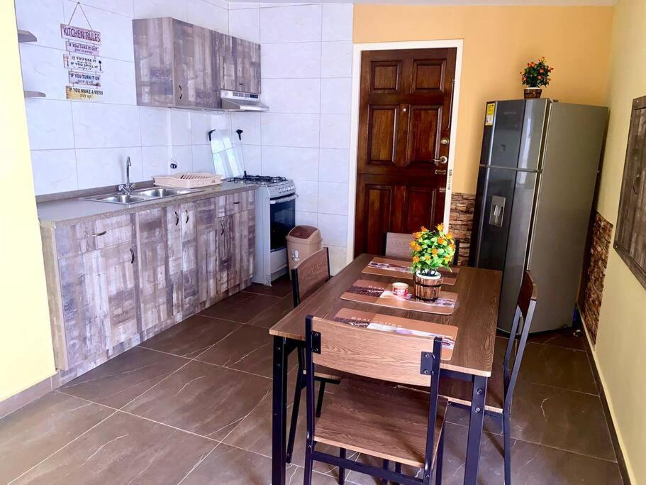 Centrally Located, Private, 1 Bedroom Apartment. يلمستاد المظهر الخارجي الصورة